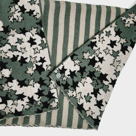 V. FRAAS Fine Knit Reversible Infinity Scarf Stripes Stars & Camo Sz O/S - Picture 4 of 9